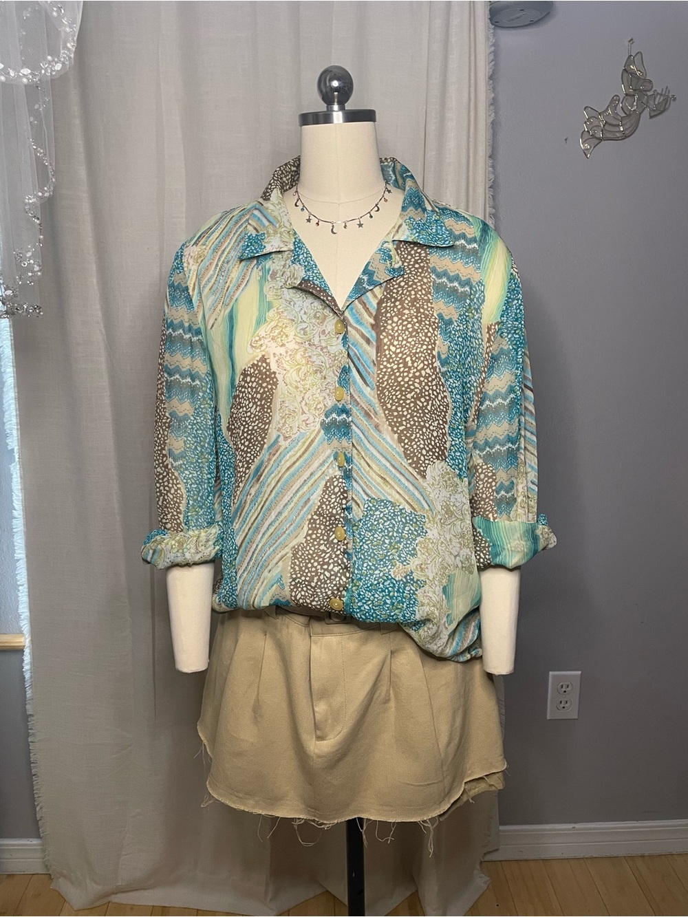 Vintage-Inspired Teal & Brown Patterned Button-Up Blouse